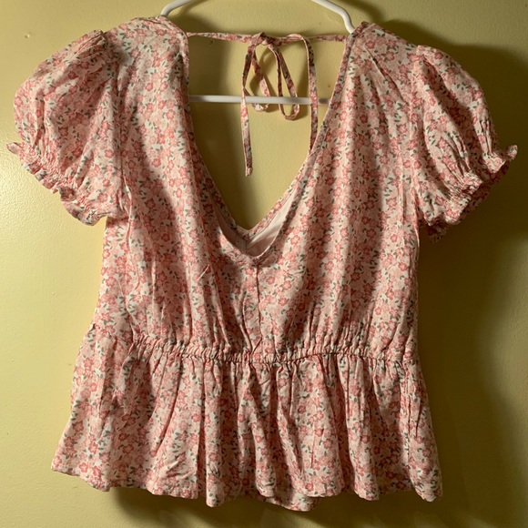 XS Hollister floral top NWT - Picture 5 of 6